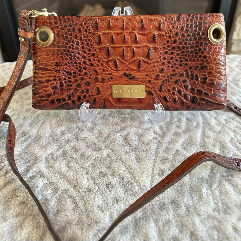 ✨Brahmin Wristlet Clutch in Melbourne Croc Embossed Leather Detachable strap - Picture 12 of 14